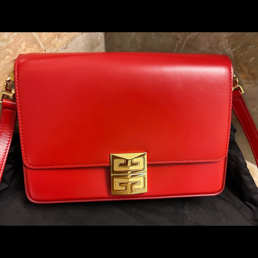 Givenchy - Picture 9 of 9